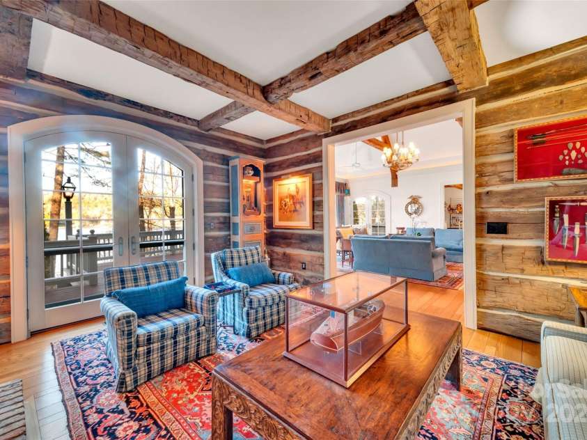 138 Indian Trace, Lake Toxaway, NC 28747.  MLS# CAR4202517, YatesRealty ID 1203. 