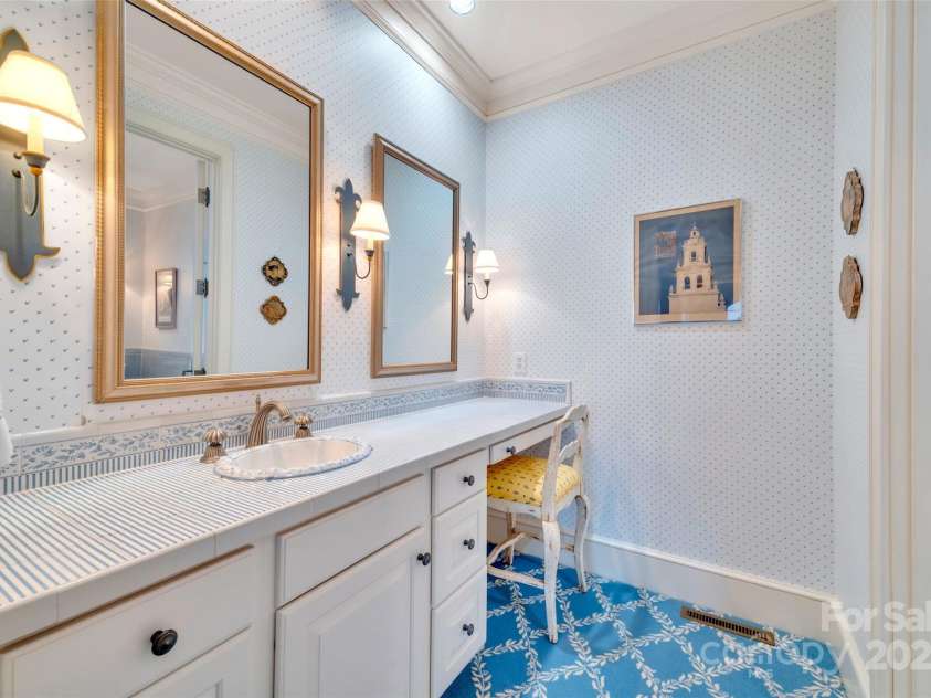 138 Indian Trace, Lake Toxaway, NC 28747.  MLS# CAR4202517, YatesRealty ID 1203. 