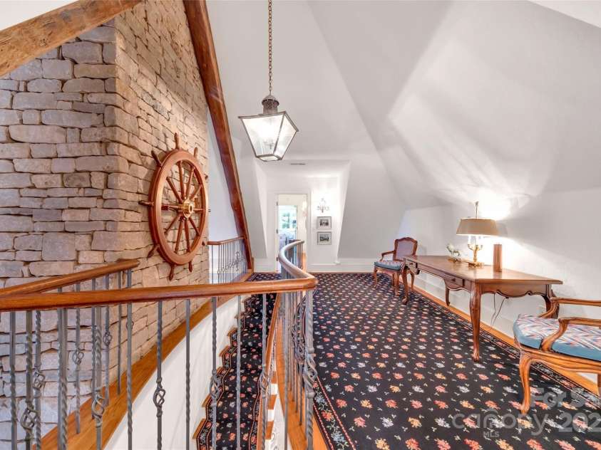 138 Indian Trace, Lake Toxaway, NC 28747.  MLS# CAR4202517, YatesRealty ID 1203. 