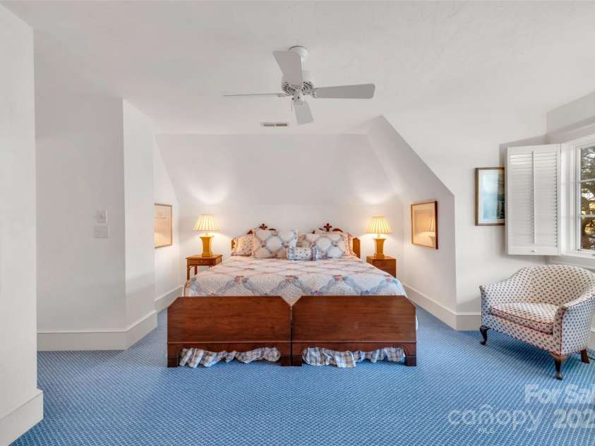 138 Indian Trace, Lake Toxaway, NC 28747.  MLS# CAR4202517, YatesRealty ID 1203. 