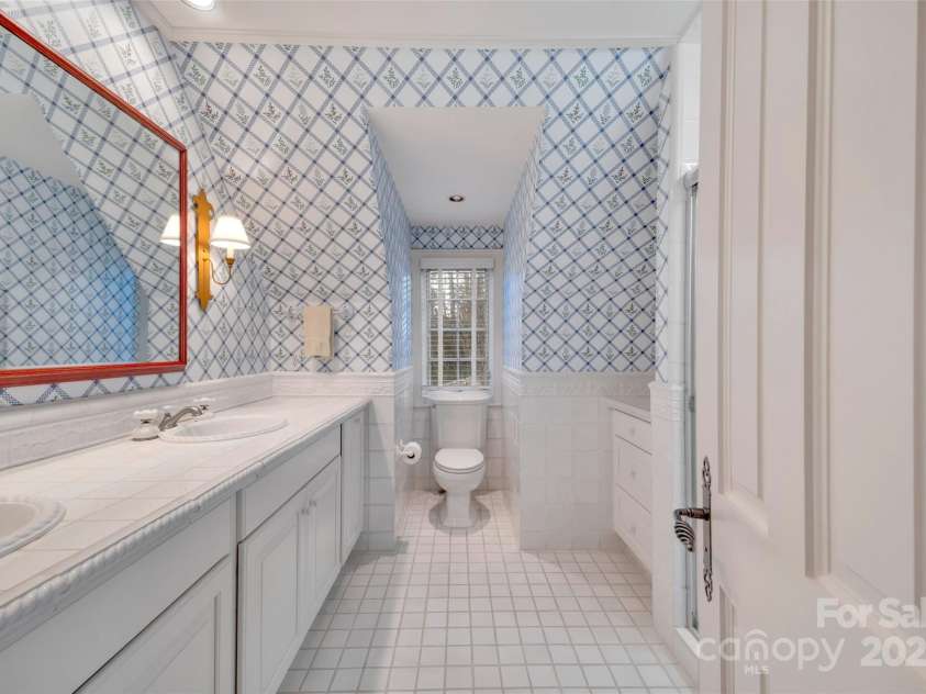 138 Indian Trace, Lake Toxaway, NC 28747.  MLS# CAR4202517, YatesRealty ID 1203. 