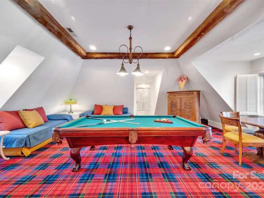 138 Indian Trace, Lake Toxaway, NC 28747.  MLS# CAR4202517, YatesRealty ID 1203. 