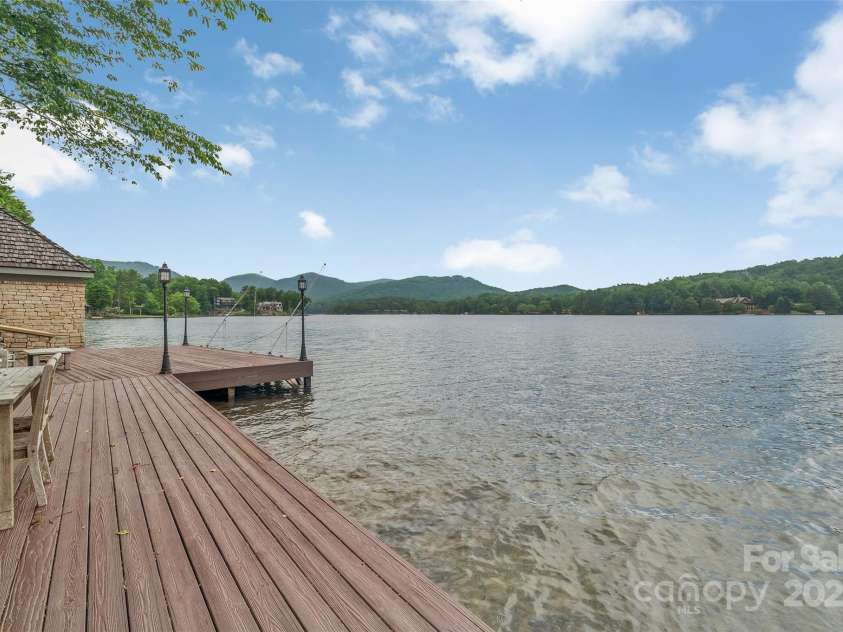 138 Indian Trace, Lake Toxaway, NC 28747.  MLS# CAR4202517, YatesRealty ID 1203. 