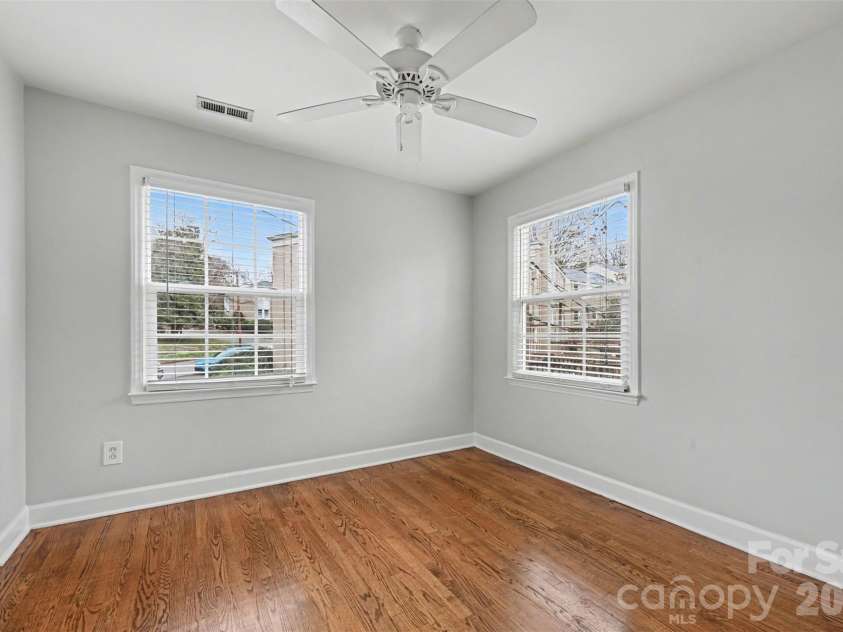 231 Wakefield Drive, Charlotte, NC 28209.  MLS# CAR4353258, YatesRealty ID 12030. 