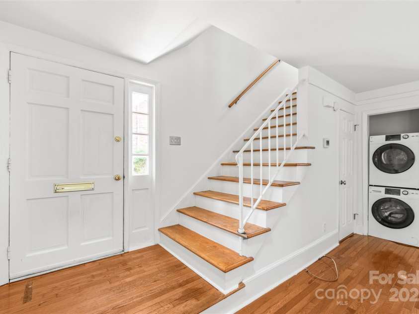 862 Mcalway Road, Charlotte, NC 28211.  MLS# CAR4256415, YatesRealty ID 12030. 