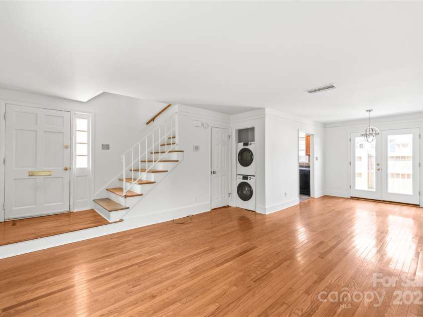 862 Mcalway Road, Charlotte, NC 28211.  MLS# CAR4256415, YatesRealty ID 12030. 