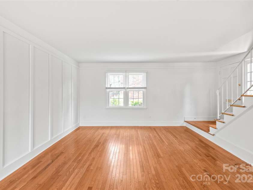 862 Mcalway Road, Charlotte, NC 28211.  MLS# CAR4256415, YatesRealty ID 12030. 