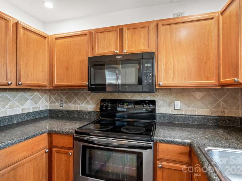 862 Mcalway Road, Charlotte, NC 28211.  MLS# CAR4256415, YatesRealty ID 12030. 