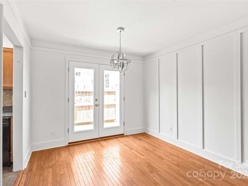 862 Mcalway Road, Charlotte, NC 28211.  MLS# CAR4256415, YatesRealty ID 12030. 