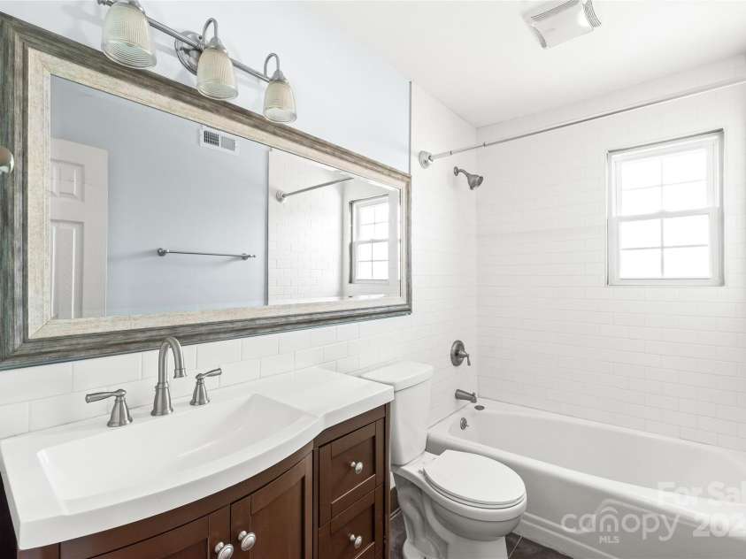 862 Mcalway Road, Charlotte, NC 28211.  MLS# CAR4256415, YatesRealty ID 12030. 