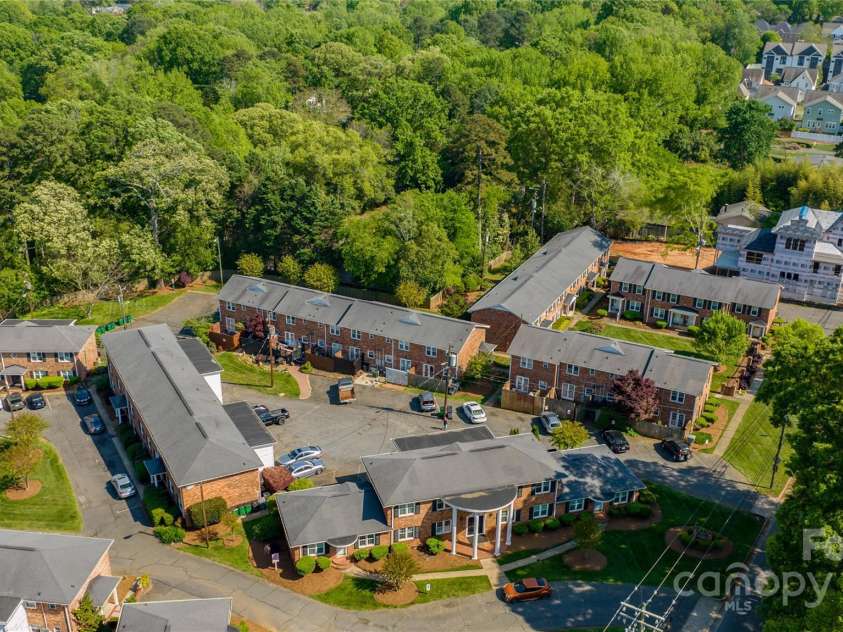 862 Mcalway Road, Charlotte, NC 28211.  MLS# CAR4256415, YatesRealty ID 12030. 