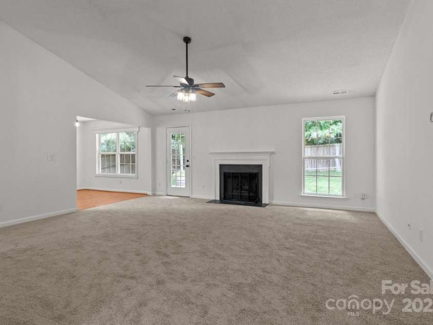 508 Long Creek Parkway, Charlotte, NC 28214.  MLS# CAR4253071, YatesRealty ID 12031. 