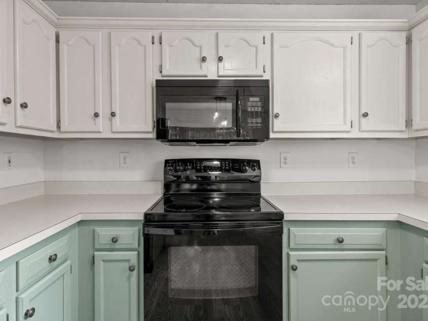 508 Long Creek Parkway, Charlotte, NC 28214.  MLS# CAR4253071, YatesRealty ID 12031. 