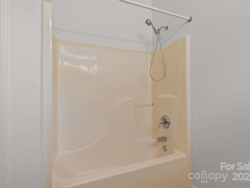 508 Long Creek Parkway, Charlotte, NC 28214.  MLS# CAR4253071, YatesRealty ID 12031. 