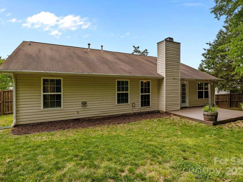 508 Long Creek Parkway, Charlotte, NC 28214.  MLS# CAR4253071, YatesRealty ID 12031. 