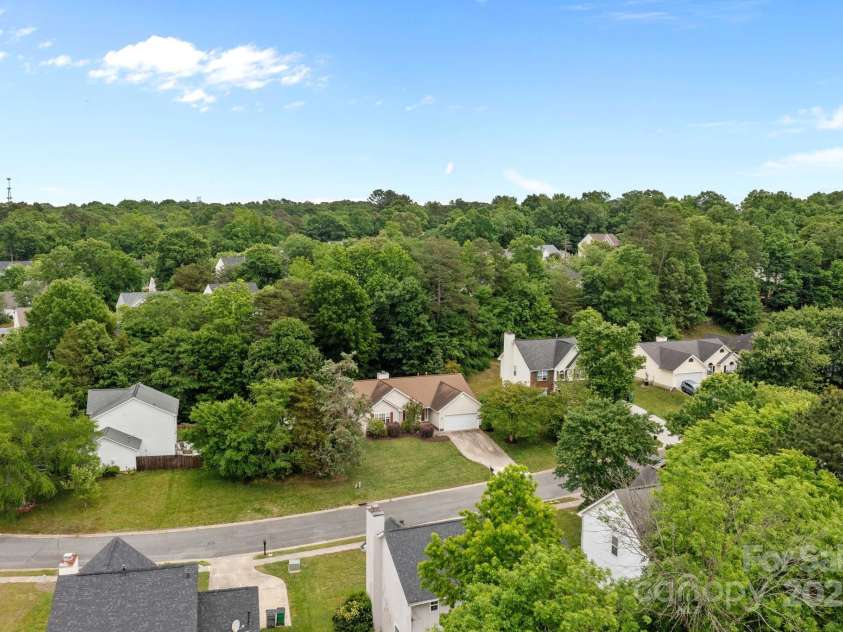 508 Long Creek Parkway, Charlotte, NC 28214.  MLS# CAR4253071, YatesRealty ID 12031. 