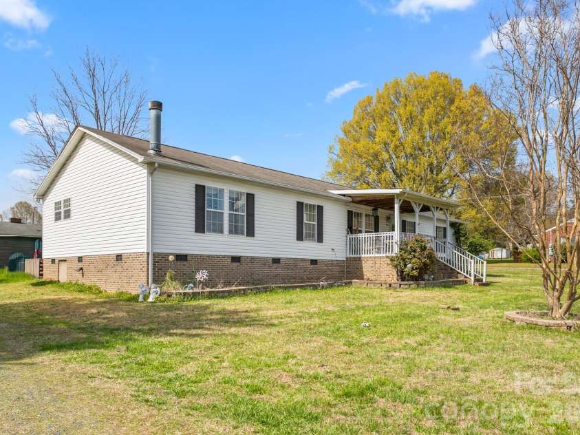 900 Ingle Street, Gibsonville, NC 27249.  MLS# CAR4352263, YatesRealty ID 12031. 