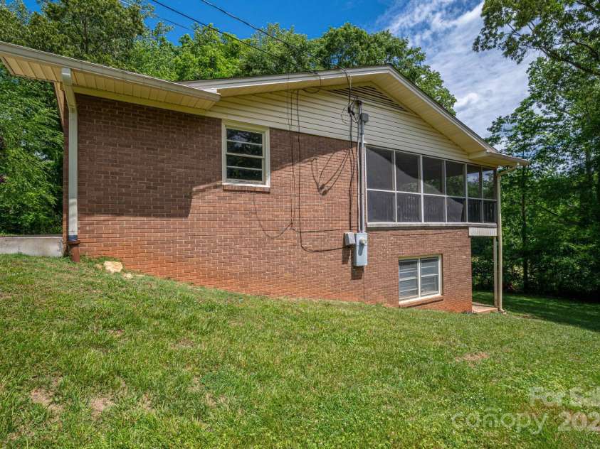 227 Country Club Circle, Shelby, NC 28150.  MLS# CAR4256011, YatesRealty ID 12032. Another side view