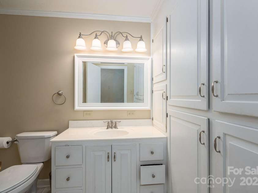 227 Country Club Circle, Shelby, NC 28150.  MLS# CAR4256011, YatesRealty ID 12032. Full hall bath...