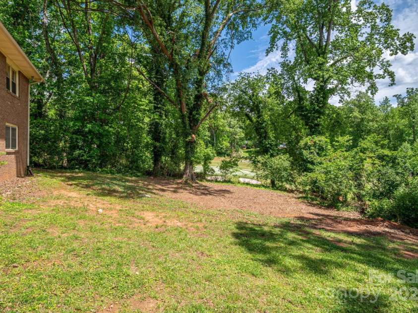 227 Country Club Circle, Shelby, NC 28150.  MLS# CAR4256011, YatesRealty ID 12032. Large back yard