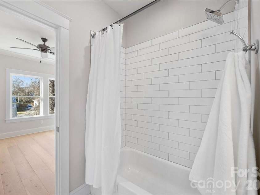 2731 Kilgo Way, Charlotte, NC 28205.  MLS# CAR4337878, YatesRealty ID 12033. 