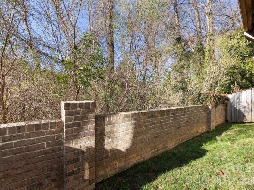 2731 Kilgo Way, Charlotte, NC 28205.  MLS# CAR4337878, YatesRealty ID 12033. Backyard