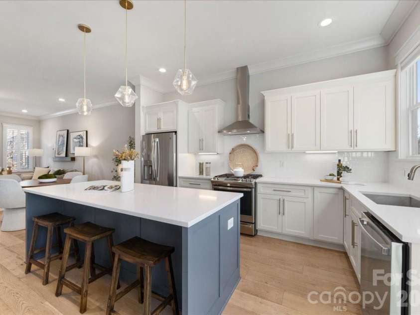 2731 Kilgo Way, Charlotte, NC 28205.  MLS# CAR4337878, YatesRealty ID 12033. Kitchen