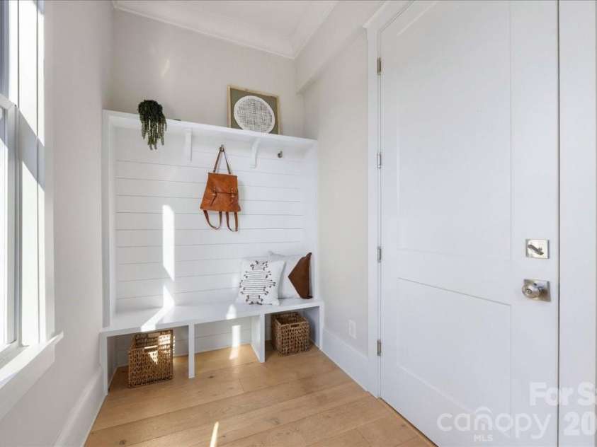 2731 Kilgo Way, Charlotte, NC 28205.  MLS# CAR4337878, YatesRealty ID 12033. Mudroom 