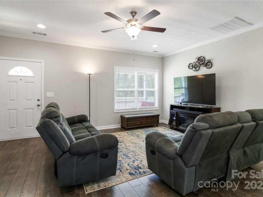 3015 Great Falls Highway, Chester, SC 29014.  MLS# CAR4253894, YatesRealty ID 12033. 