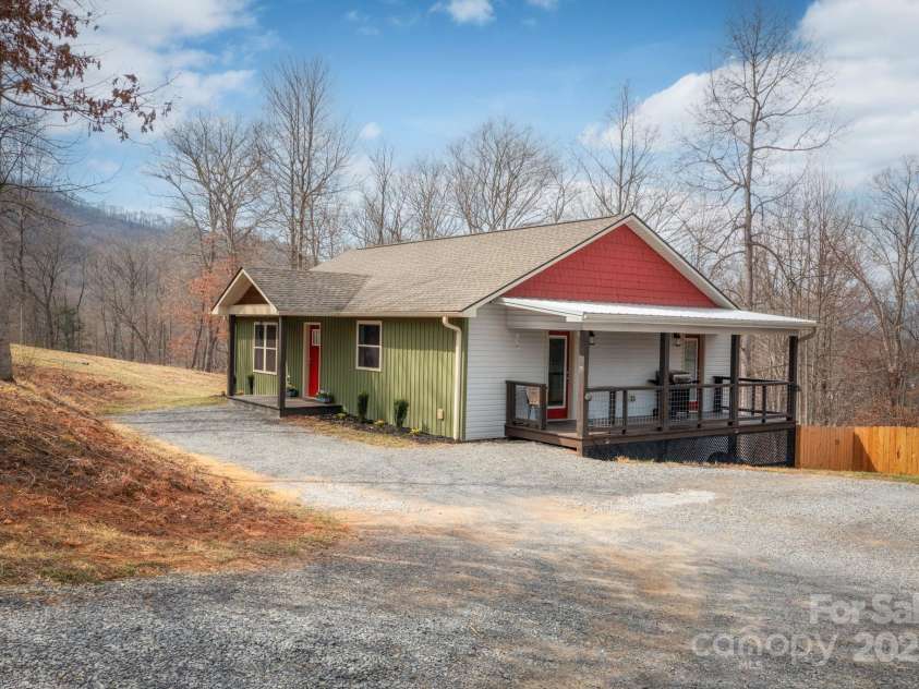 75 Dry Ridge, Canton, NC 28716.  MLS# CAR4232020, YatesRealty ID 12034. Ample Parking for Homeowners and Guests