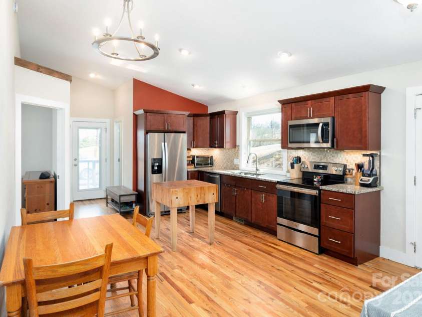 75 Dry Ridge, Canton, NC 28716.  MLS# CAR4232020, YatesRealty ID 12034. Spacious and Well-equipped Kitchen