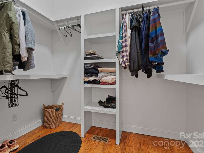 3511 Chimney Rock Road, Hendersonville, NC 28792.  MLS# CAR4242535, YatesRealty ID 12035. Large walk in closet