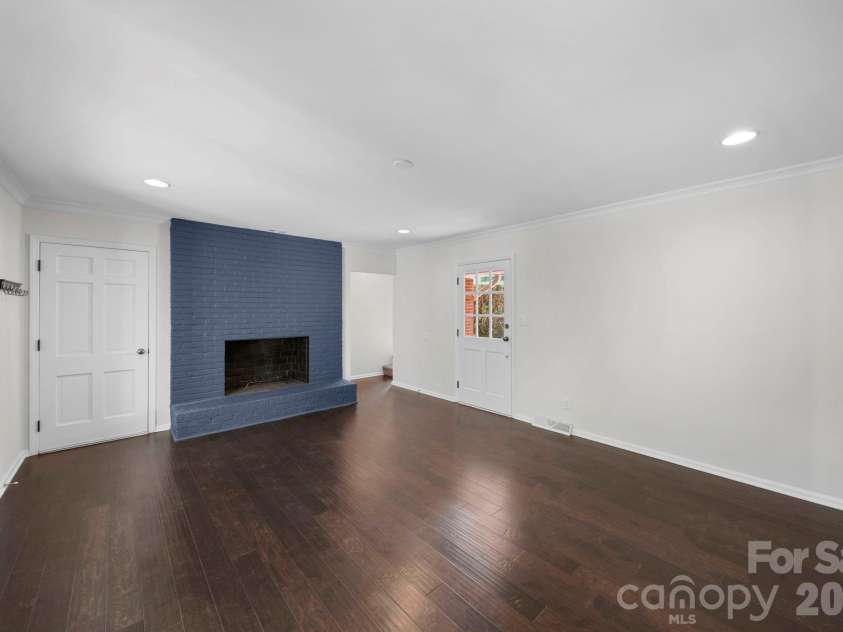 21 Bowen Drive, Belmont, NC 28012.  MLS# CAR4368303, YatesRealty ID 12038. 