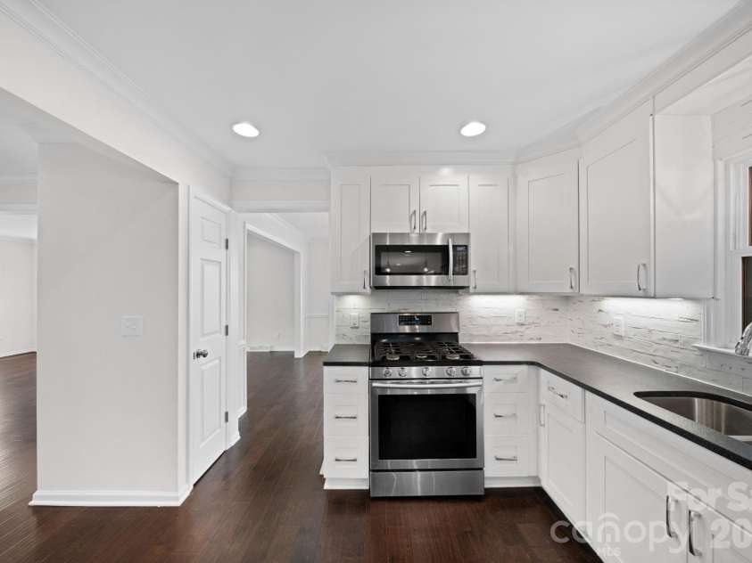 21 Bowen Drive, Belmont, NC 28012.  MLS# CAR4368303, YatesRealty ID 12038. 