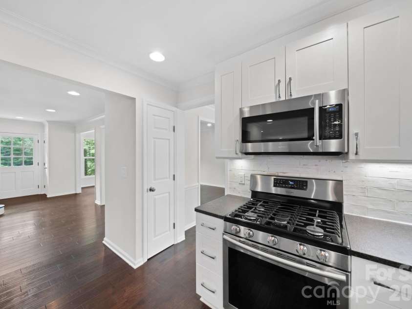 21 Bowen Drive, Belmont, NC 28012.  MLS# CAR4368303, YatesRealty ID 12038. 