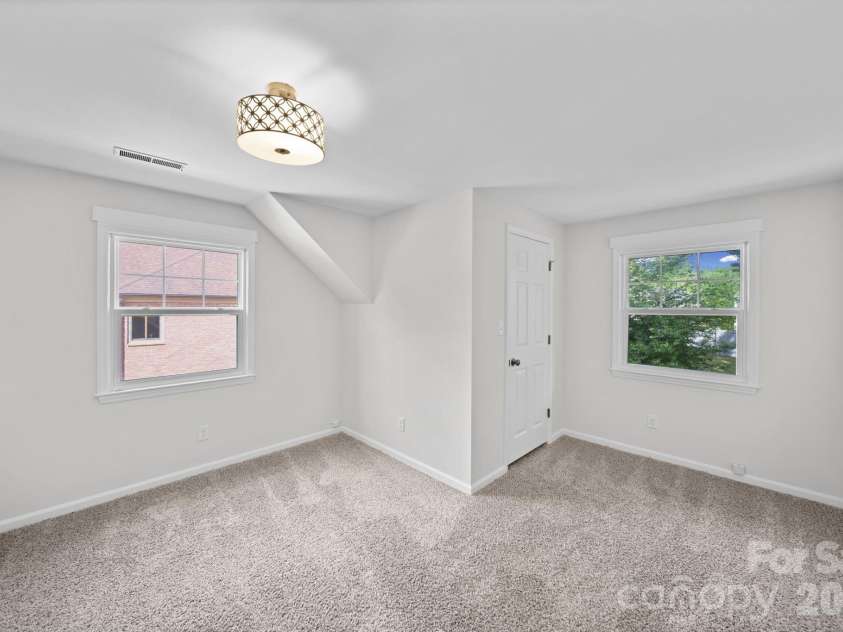 21 Bowen Drive, Belmont, NC 28012.  MLS# CAR4368303, YatesRealty ID 12038. 