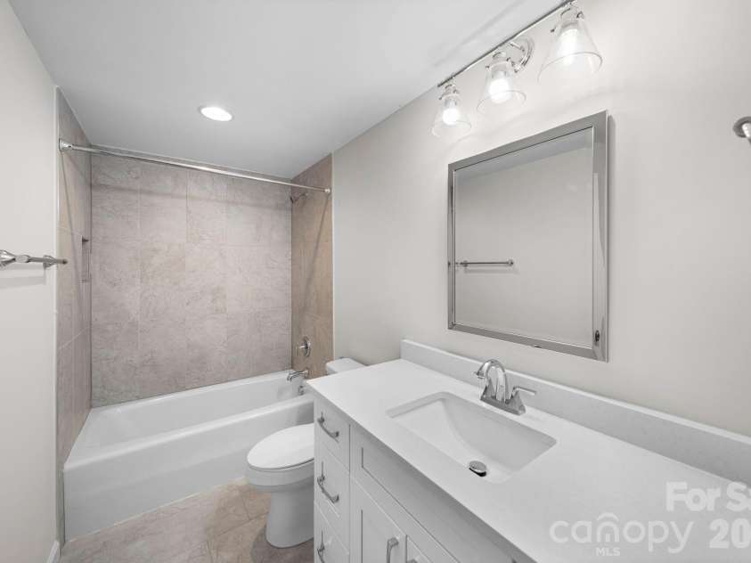 21 Bowen Drive, Belmont, NC 28012.  MLS# CAR4368303, YatesRealty ID 12038. 