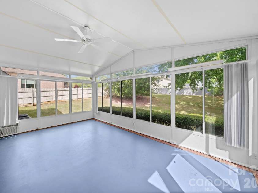 21 Bowen Drive, Belmont, NC 28012.  MLS# CAR4368303, YatesRealty ID 12038. 