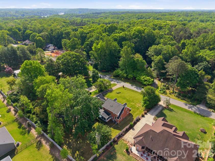 21 Bowen Drive, Belmont, NC 28012.  MLS# CAR4368303, YatesRealty ID 12038. 