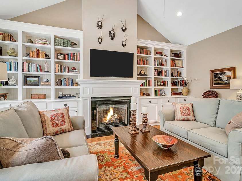69 Cold Stream Way, Hendersonville, NC 28791.  MLS# CAR4242634, YatesRealty ID 12038. 