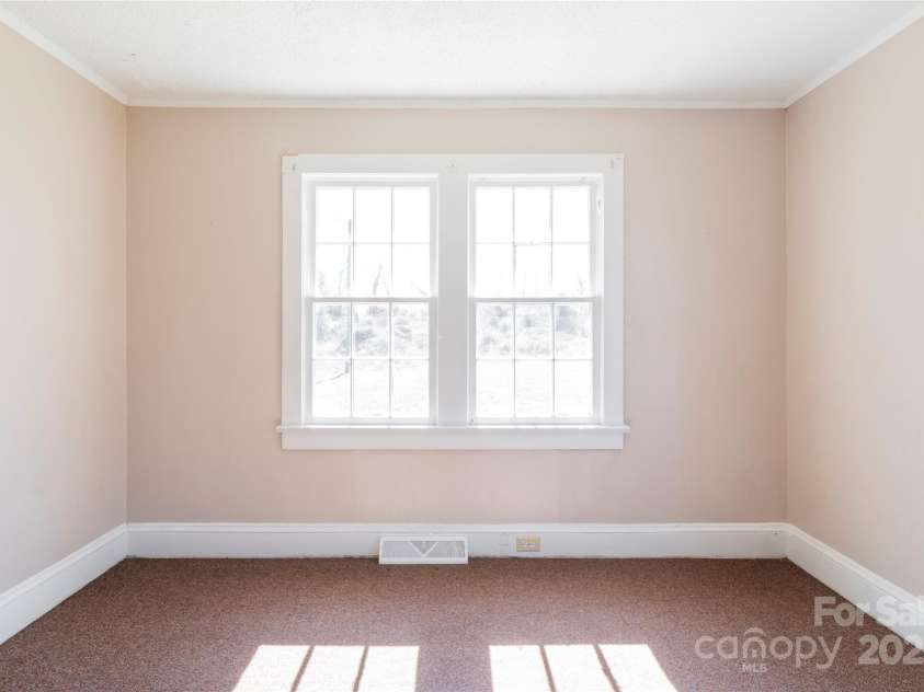 819 Rankin Avenue, Gastonia, NC 28052.  MLS# CAR4253766, YatesRealty ID 12039. 