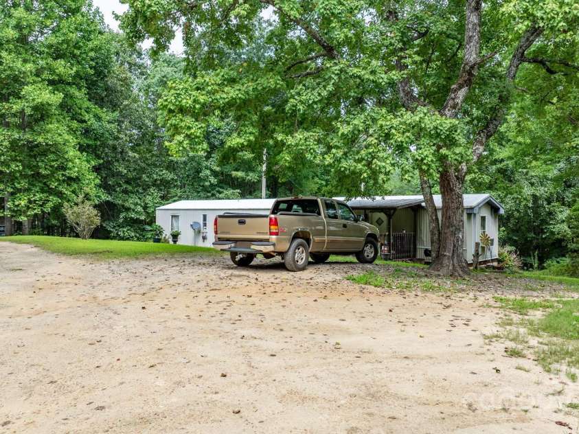 206 Rocky Top Road, Taylorsville, NC 28681.  MLS# CAR4295744, YatesRealty ID 1204. 