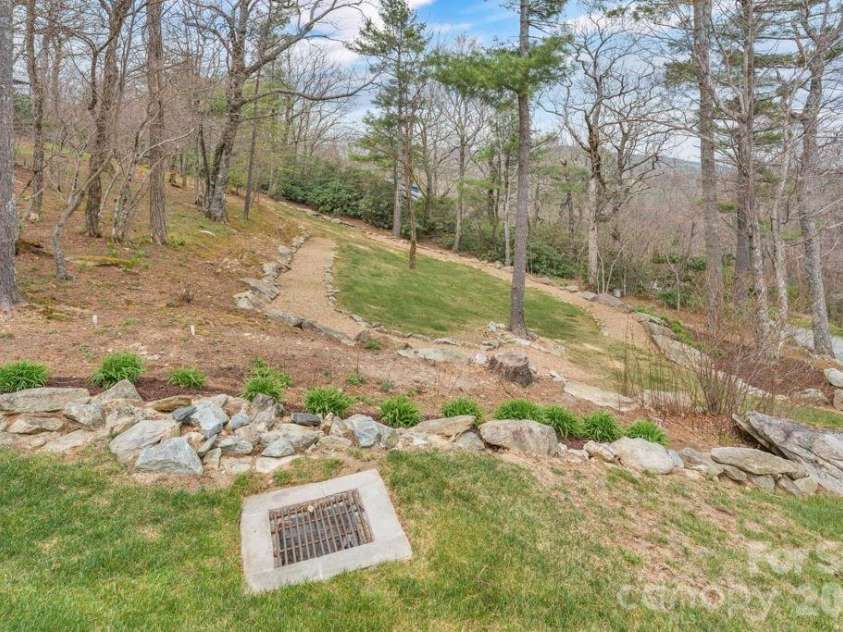 7054 Grandview Circle, Newland, NC 28657.  MLS# CAR4369276, YatesRealty ID 12040. 