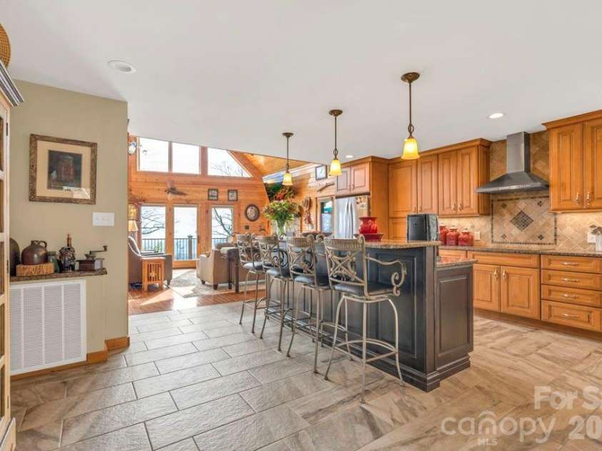 7054 Grandview Circle, Newland, NC 28657.  MLS# CAR4369276, YatesRealty ID 12040. 
