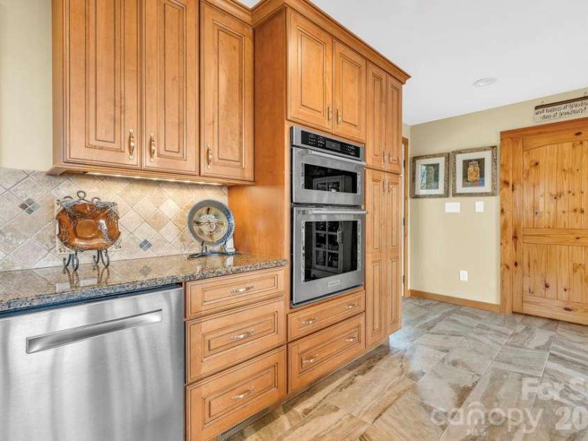 7054 Grandview Circle, Newland, NC 28657.  MLS# CAR4369276, YatesRealty ID 12040. 