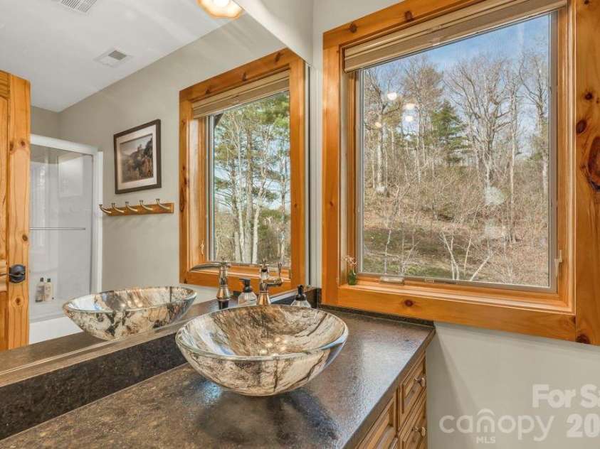 7054 Grandview Circle, Newland, NC 28657.  MLS# CAR4369276, YatesRealty ID 12040. 