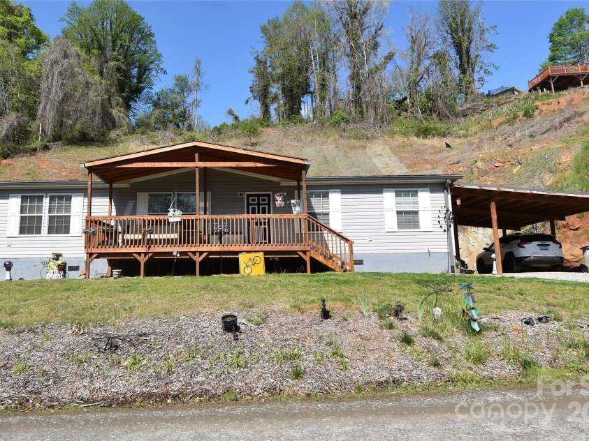 435 Forest Place, Lenoir, NC 28645.  MLS# CAR4218397, YatesRealty ID 12041. 