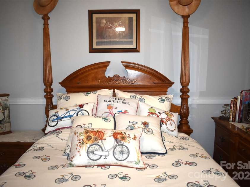 435 Forest Place, Lenoir, NC 28645.  MLS# CAR4218397, YatesRealty ID 12041. 