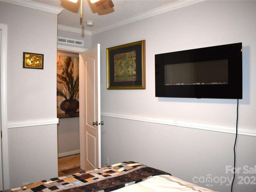 435 Forest Place, Lenoir, NC 28645.  MLS# CAR4218397, YatesRealty ID 12041. 