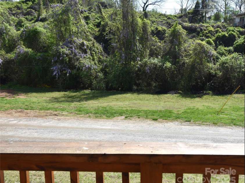 435 Forest Place, Lenoir, NC 28645.  MLS# CAR4218397, YatesRealty ID 12041. 